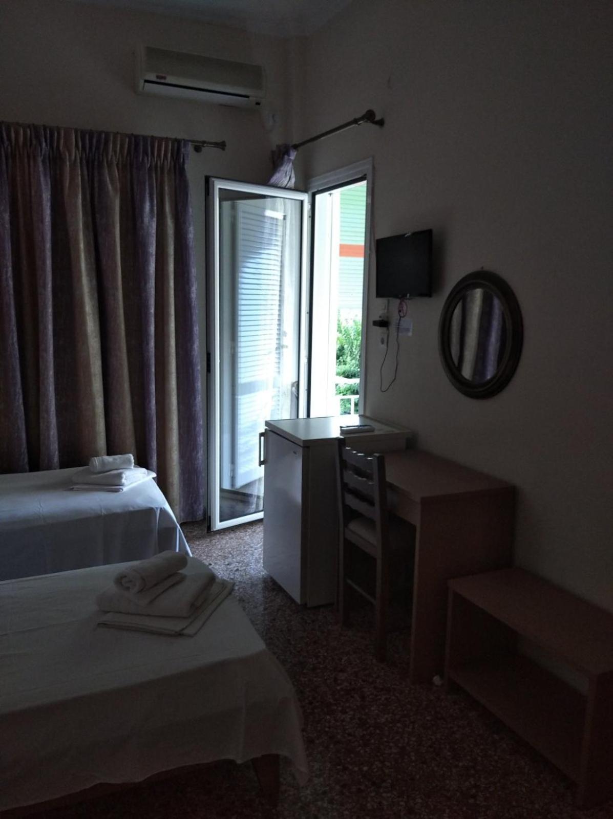 Hotel Ion Kamena Vourla Dış mekan fotoğraf